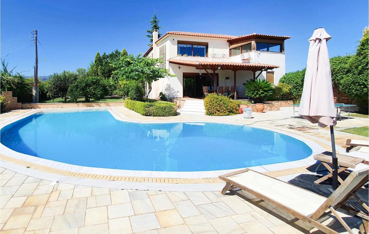 Lovely Home In Kiato With Wifi מראה חיצוני תמונה