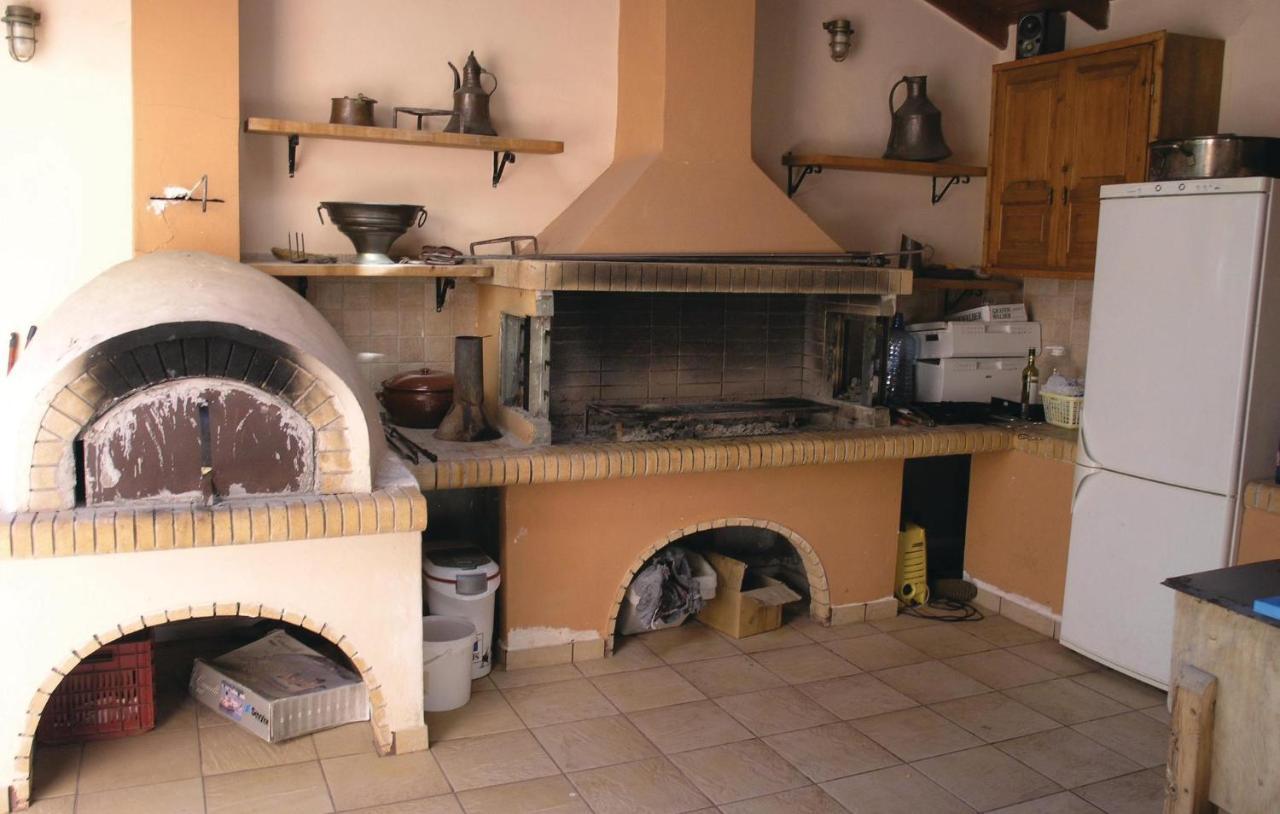 Lovely Home In Kiato With Wifi מראה חיצוני תמונה