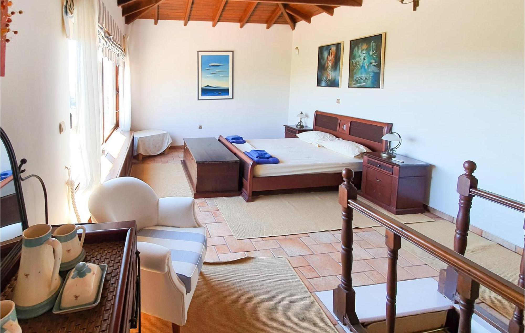 Lovely Home In Kiato With Wifi מראה חיצוני תמונה